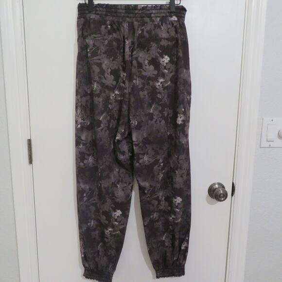 Athleta Womens Size 6 Lumen Floral Black Savannah Jogger Athleisure Pants - Picture 2 of 6